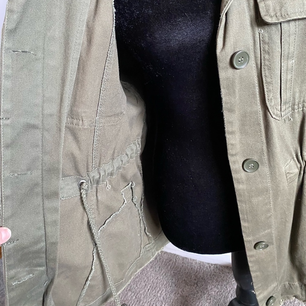 green jacket - Picture 3 of 4